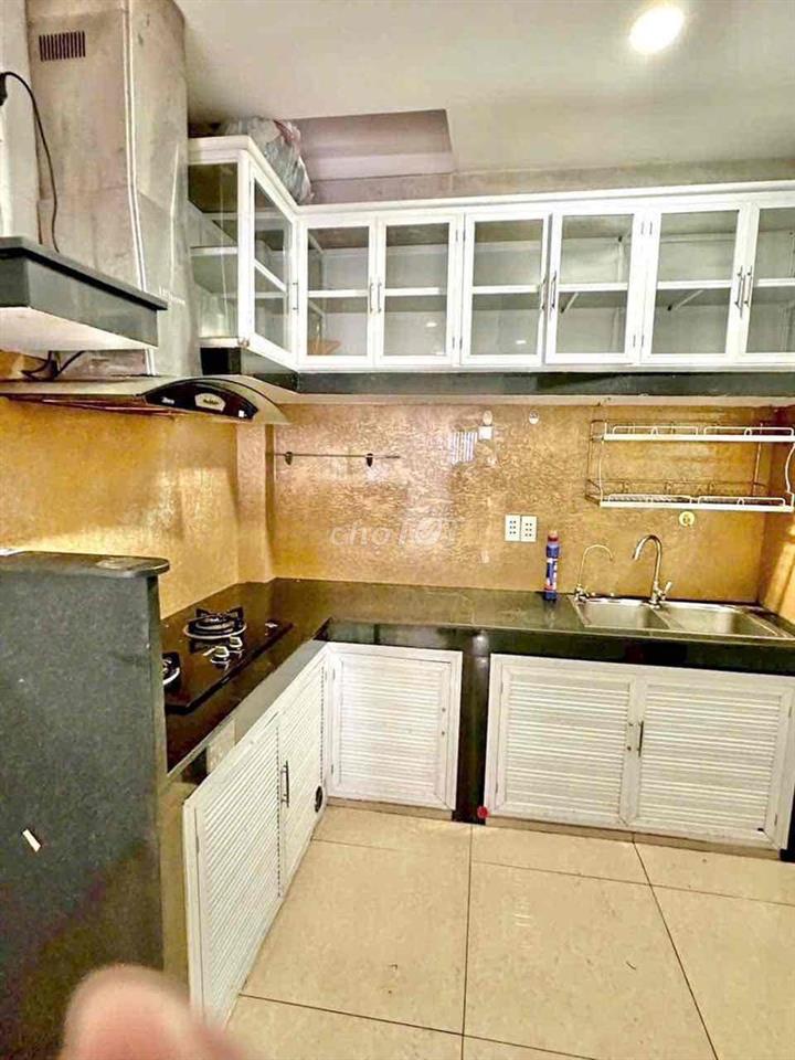 Nhà thuê nguyên căn mặt tiền hẻm thông