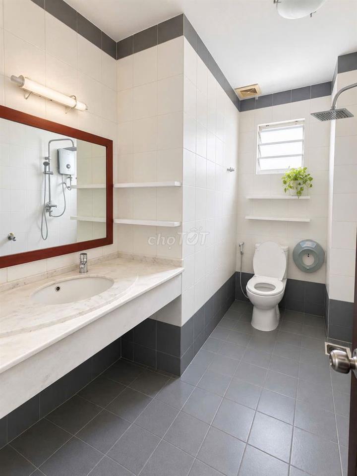 🏡 NHÀ ĐẸP TRẦN QUANG DIỆU – 5 TẦNG | 4PN | 35M² | 8,3 TỶ