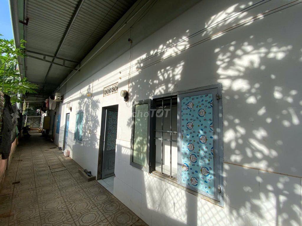 Cho thuê phòng trọ yên tĩnh, thoáng mát đầu cổng KCN Đồng Xoài 2