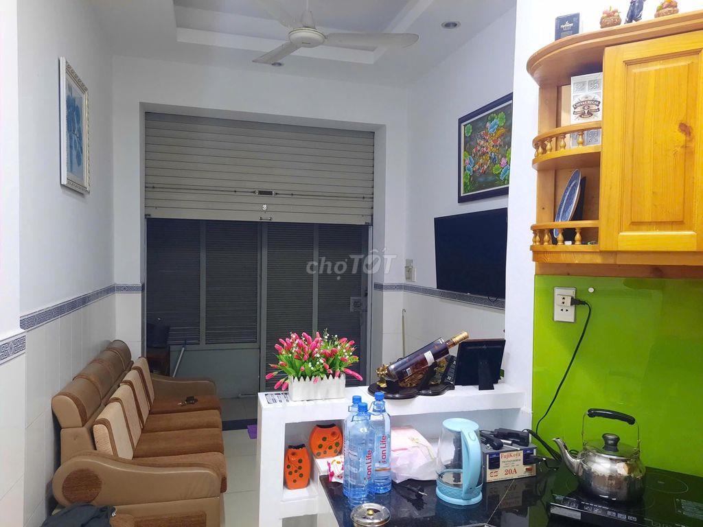 Cho thuê nhà Q4 (full nội thất, sạch sẽ, tiện đi lại)