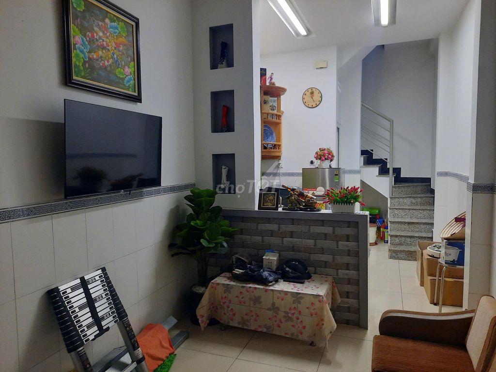 Cho thuê nhà Q4 (full nội thất, sạch sẽ, tiện đi lại)