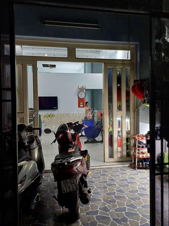 Bán nhà Bà Điểm SHR 80m2 3tỷ9 hẻm ba gác