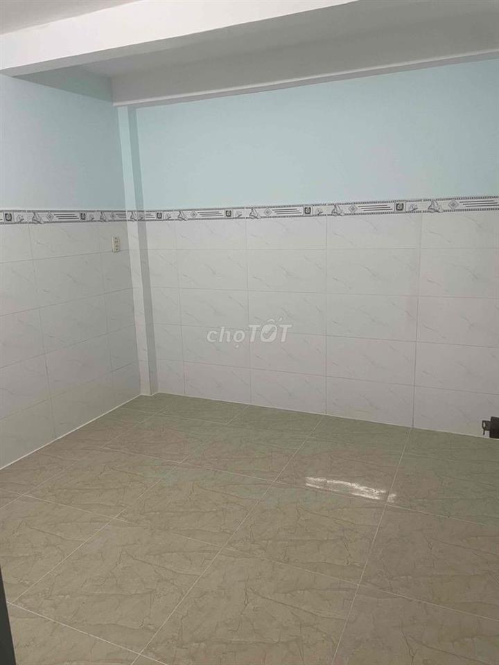 nhà nguyên căn gác lửng mặt tiền đường hẻm Nguyễn Kiệm