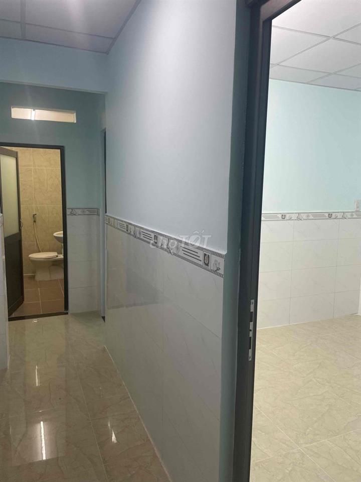 nhà nguyên căn gác lửng mặt tiền đường hẻm Nguyễn Kiệm