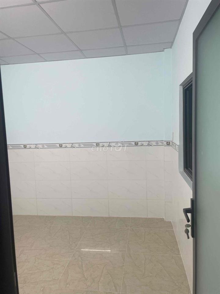 nhà nguyên căn gác lửng mặt tiền đường hẻm Nguyễn Kiệm