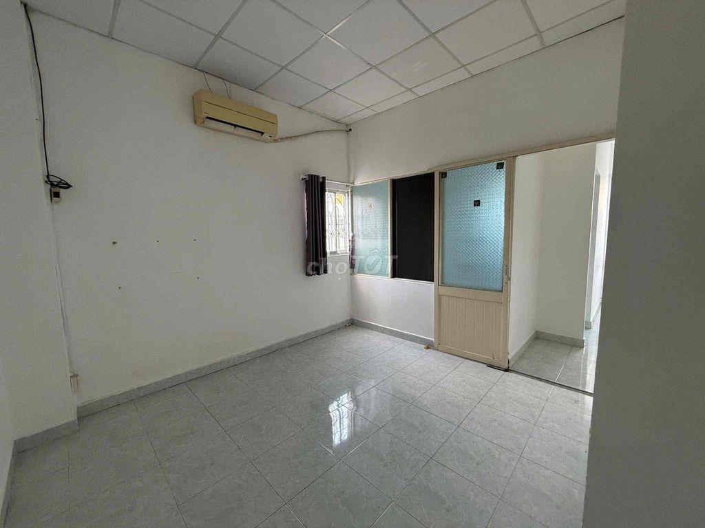 Cho thuê nhà nguyên căn hẻm 258 Trần Hưng Đạo, Q1