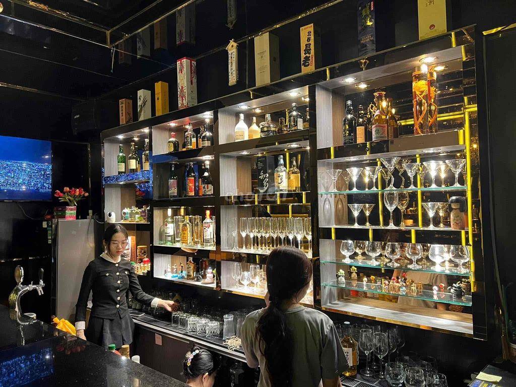 SANG NHƯỢNG MẶT BẰNG QUẦY BAR