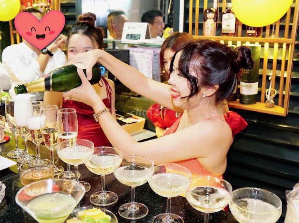 SANG NHƯỢNG MẶT BẰNG QUẦY BAR