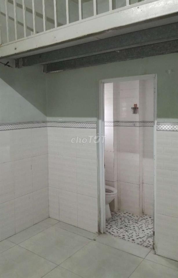 Phòng Trọ  Mặt Tiền, Có Gác, Ban Công, phường  Hiệp Thành quận 12