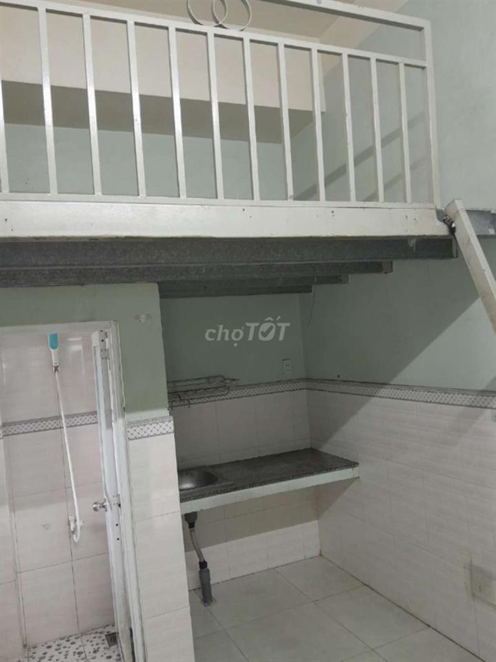 Phòng Trọ  Mặt Tiền, Có Gác, Ban Công, phường  Hiệp Thành quận 12