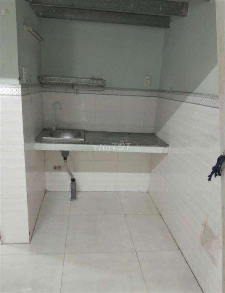 Phòng Trọ  Mặt Tiền, Có Gác, Ban Công, phường  Hiệp Thành quận 12