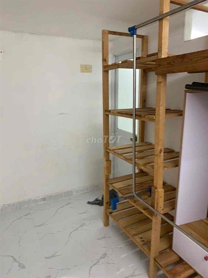cần cho thuê nhà nhỏ nguyên căn