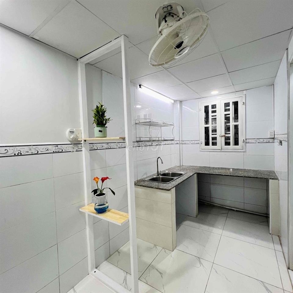 NHÀ TRUNG TÂM Q11 MỚI ĐẸP 100%