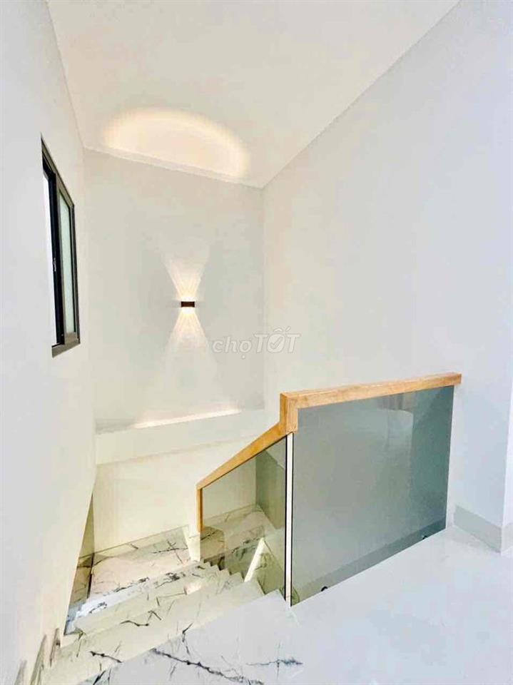 Nhà lầu p Trảng Dài full thổ cư