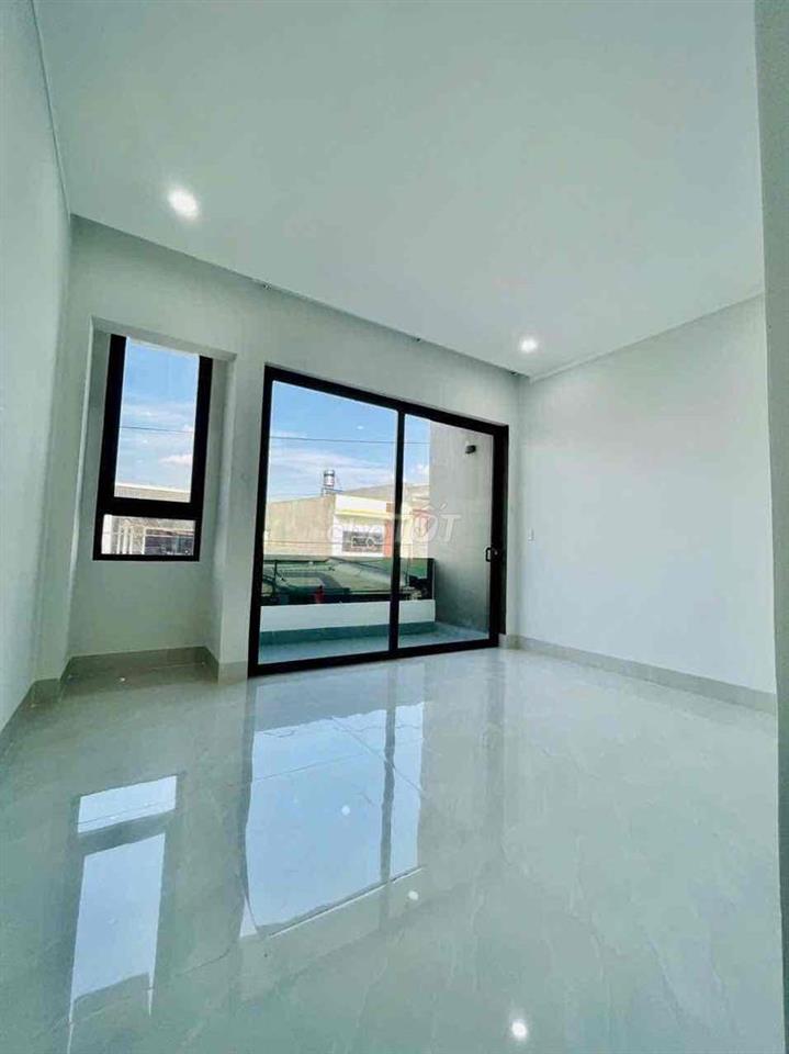 Nhà lầu p Trảng Dài full thổ cư