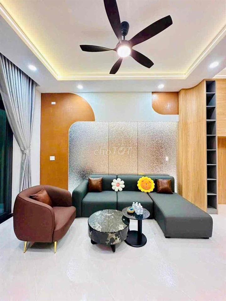 Nhà lầu p Trảng Dài full thổ cư