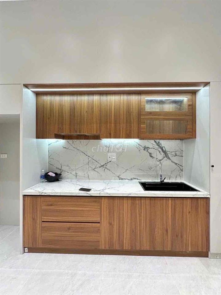 Nhà lầu đối diện chợ Tân Phong