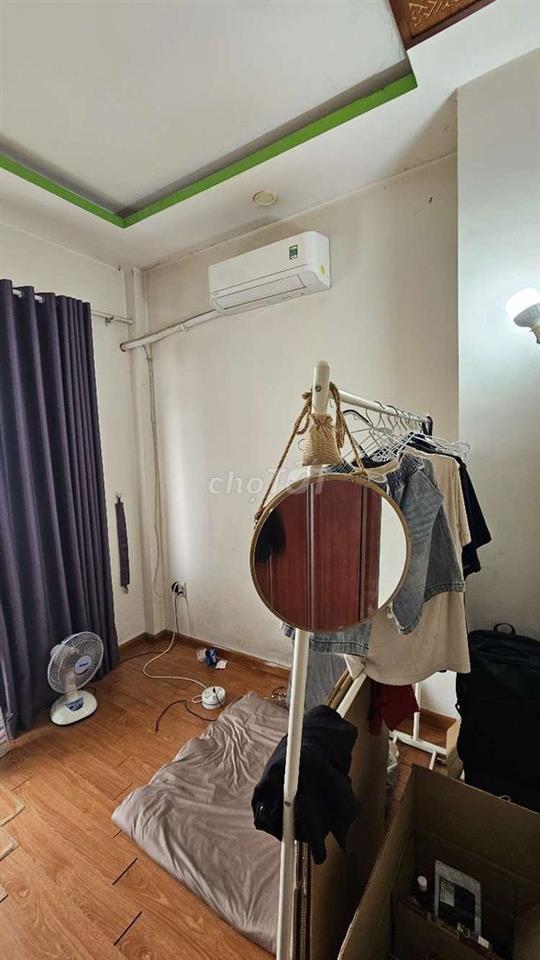 mình pass lại phòng ạ .sân thượng rộng chill thoáng mát 