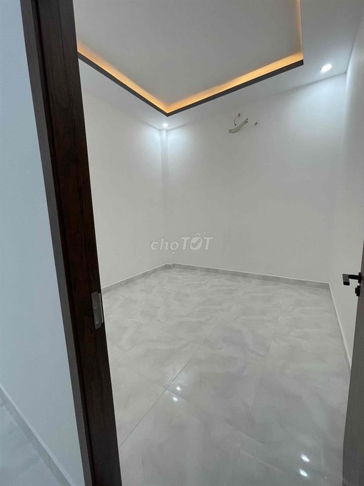 nhà SHR Bà Điểm 100m2 đẹp keng đợi chủ mới