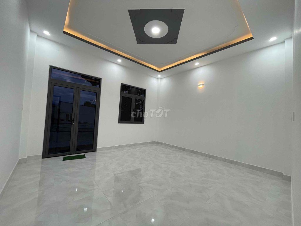 nhà SHR Bà Điểm 100m2 đẹp keng đợi chủ mới