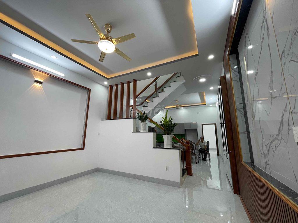 nhà SHR Bà Điểm 100m2 đẹp keng đợi chủ mới