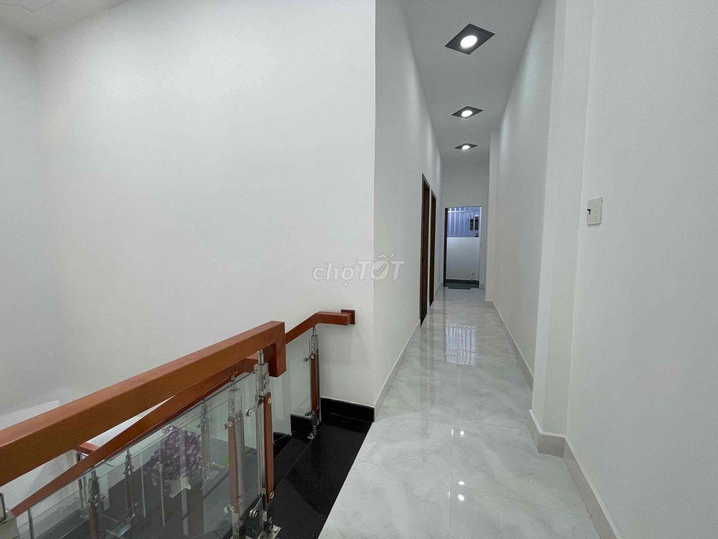 nhà SHR Bà Điểm 100m2 đẹp keng đợi chủ mới
