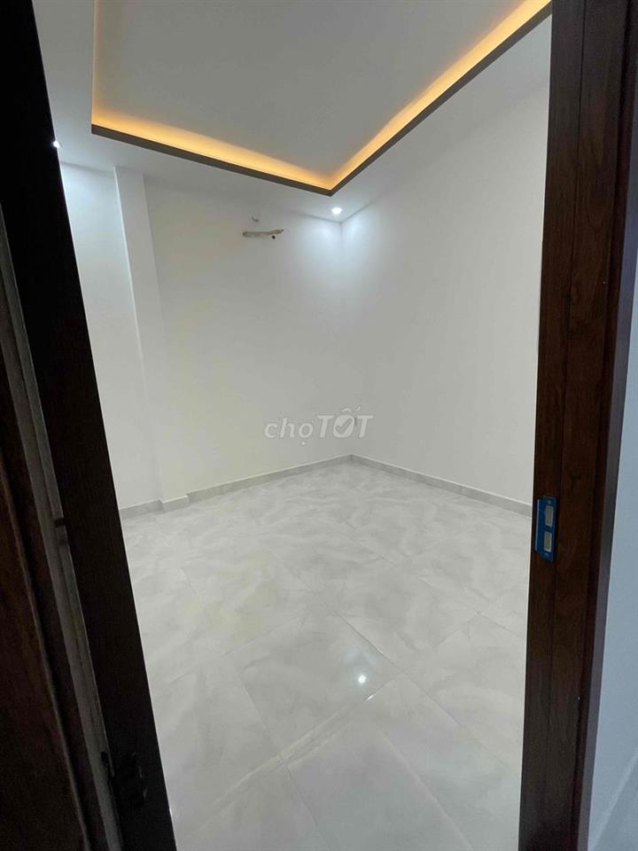 nhà SHR Bà Điểm 100m2 đẹp keng đợi chủ mới