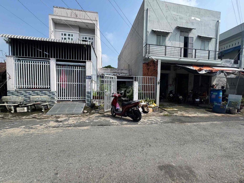 Nhà Diện tích lớn, đường nhựa rộng, có bao ra tên