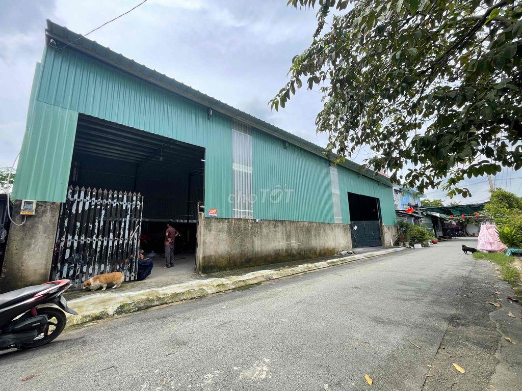 cho thuê kho diện tích 300m, đường nội bộ rộng, phù hợp nhiều ngành