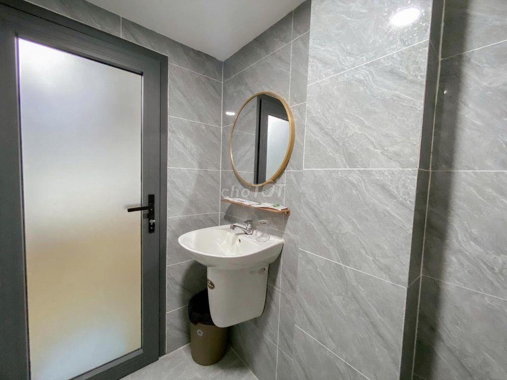 Phòng đẹp giá tốt - kv Hồ Văn Huê gần Đh Hoa Sen