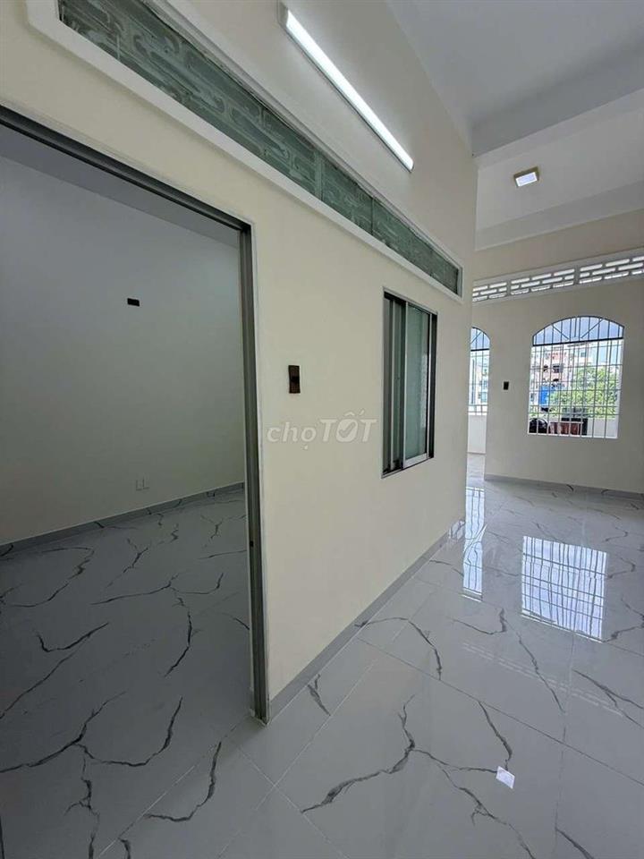 Cho Thuê Nhà 2 tầng 1 tum Kinh Doanh mặt tiền Lê Hồng Phong 