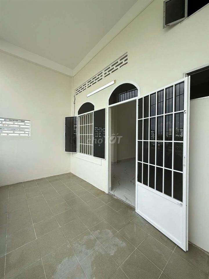 Cho Thuê Nhà 2 tầng 1 tum Kinh Doanh mặt tiền Lê Hồng Phong 