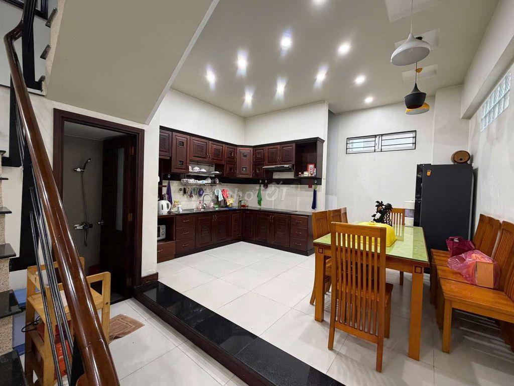Cho thuê nhà nguyên căn Đường Nguyễn Trung Trực - Nha Trang