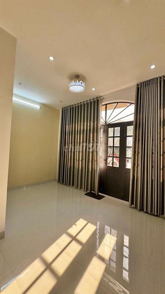 Cho thuê nhà 3 tầng  Tái Định Cư Hòn Rớ 1 – Nam Nha Trang
