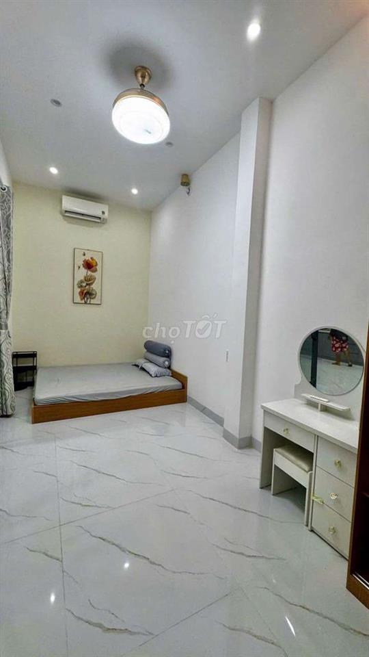Cho thuê nhà 3 tầng  Tái Định Cư Hòn Rớ 1 – Nam Nha Trang