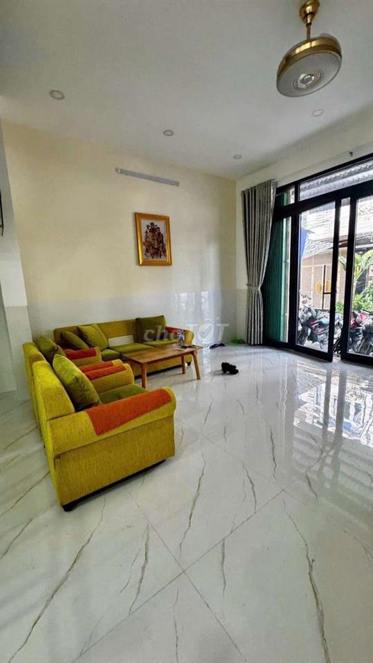 Cho thuê nhà 3 tầng  Tái Định Cư Hòn Rớ 1 – Nam Nha Trang