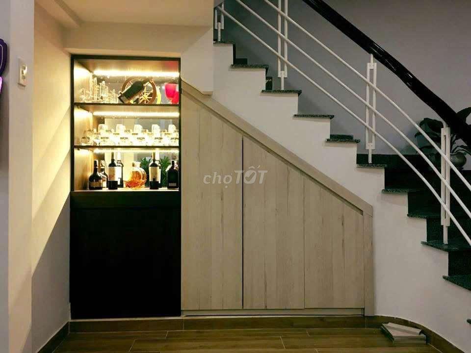 Cho thuê căn nhà mặt tiền trung tâm nha trang