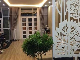 Cho thuê căn nhà mặt tiền trung tâm nha trang