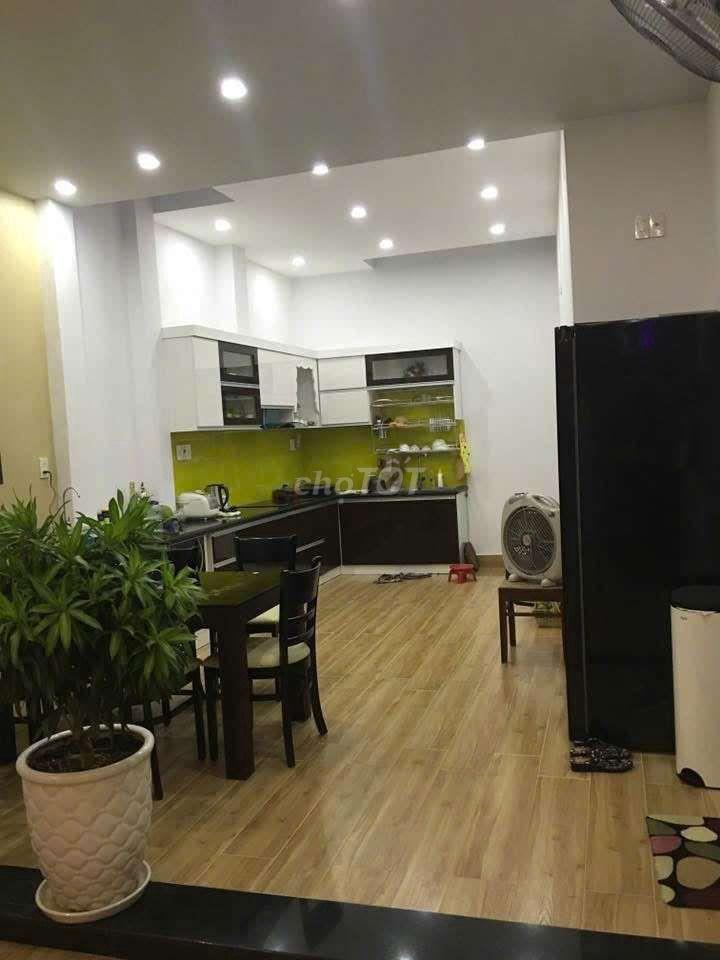 Cho thuê căn nhà mặt tiền trung tâm nha trang