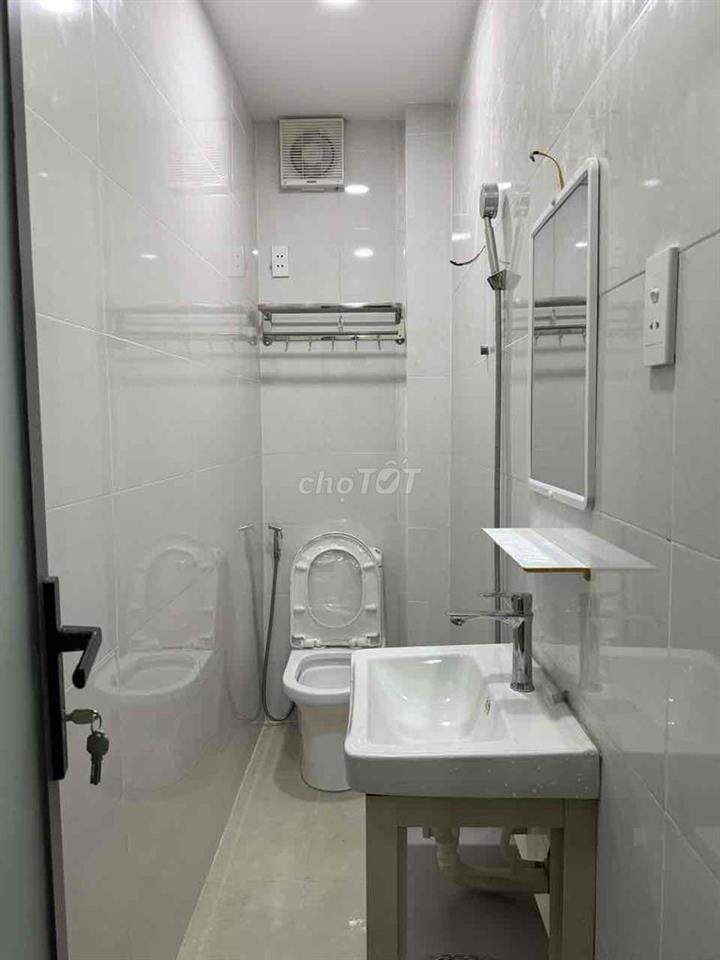 NHÀ TRẦN HƯNG ĐẠO - 2 TẦNG BTCT - GIÁ 5 TỶ NHỈNH - NHÀ MỚI Ở NGAY - SỔ