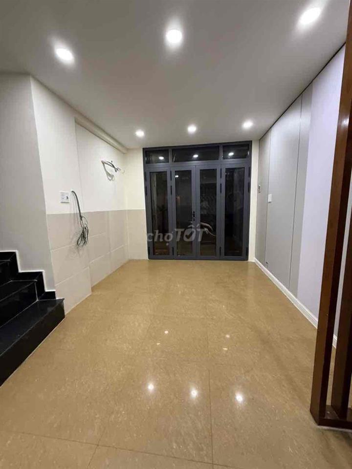 NHÀ TRẦN HƯNG ĐẠO - 2 TẦNG BTCT - GIÁ 5 TỶ NHỈNH - NHÀ MỚI Ở NGAY - SỔ