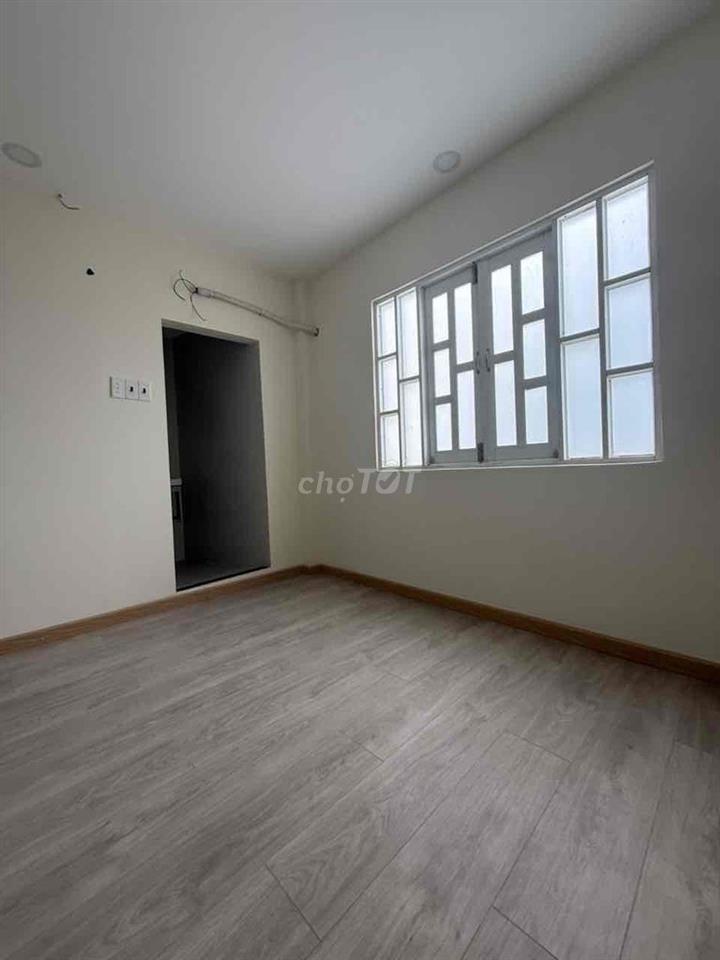 NHÀ TRẦN HƯNG ĐẠO - 2 TẦNG BTCT - GIÁ 5 TỶ NHỈNH - NHÀ MỚI Ở NGAY - SỔ