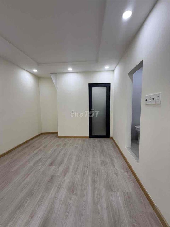 NHÀ TRẦN HƯNG ĐẠO - 2 TẦNG BTCT - GIÁ 5 TỶ NHỈNH - NHÀ MỚI Ở NGAY - SỔ