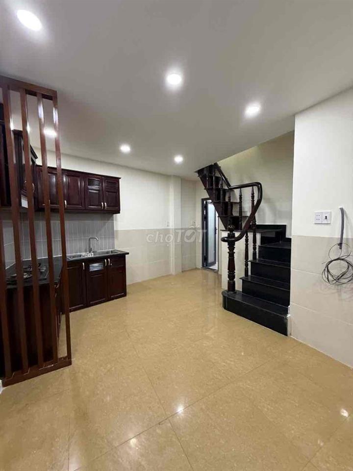 NHÀ TRẦN HƯNG ĐẠO - 2 TẦNG BTCT - GIÁ 5 TỶ NHỈNH - NHÀ MỚI Ở NGAY - SỔ