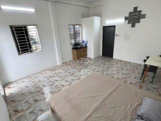 Phòng trọ cửa sổ bancol rộng 30m2 đầy đủ nội thất