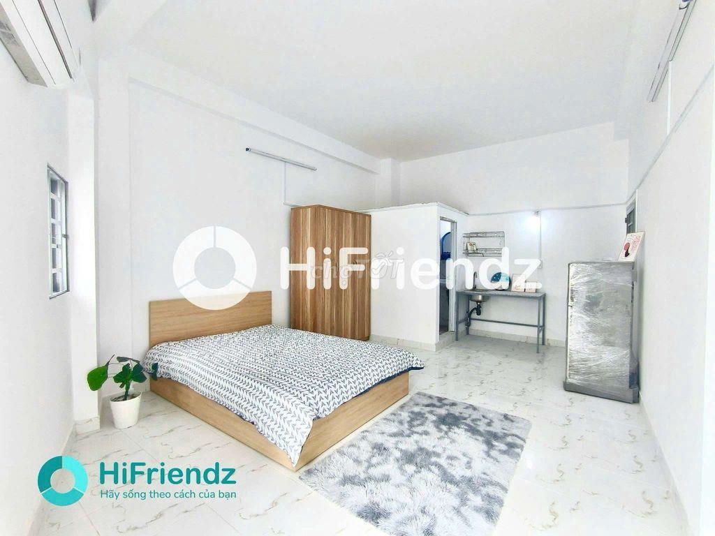 Phòng rộng hơn 40m2 có bancol thông thoáng - thang máy