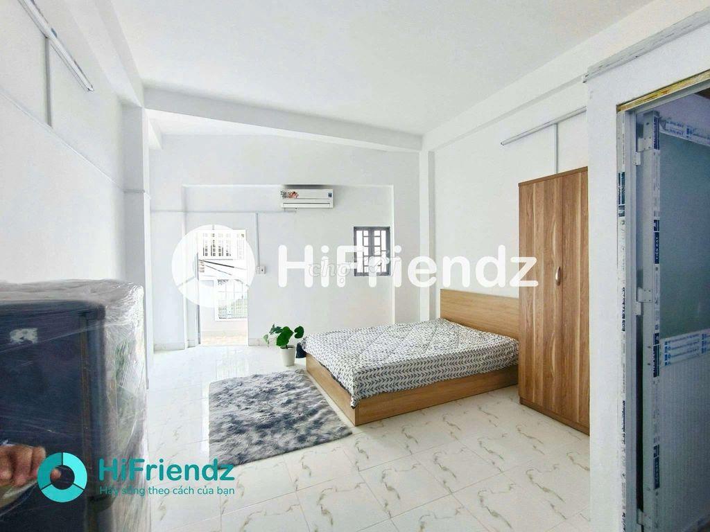 Phòng rộng hơn 40m2 có bancol thông thoáng - thang máy