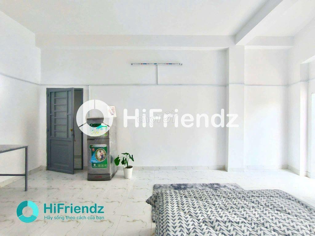 Phòng rộng hơn 40m2 có bancol thông thoáng - thang máy