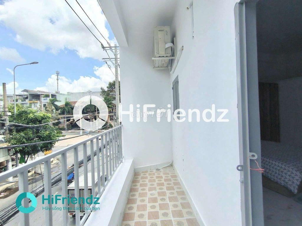 Phòng rộng hơn 40m2 có bancol thông thoáng - thang máy