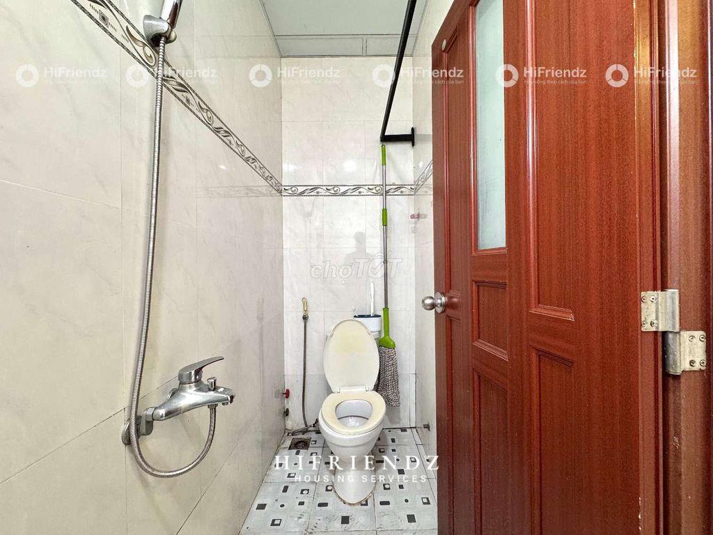 Phòng gác - đầy đủ nội thất ở 3 4 bạn thoãi mái rộng hơn 35m2